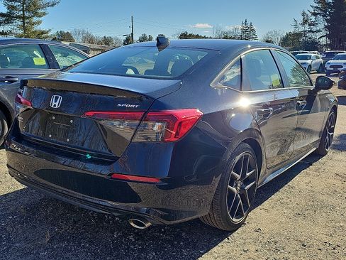 Used 2023 Honda Civic Sport image 3