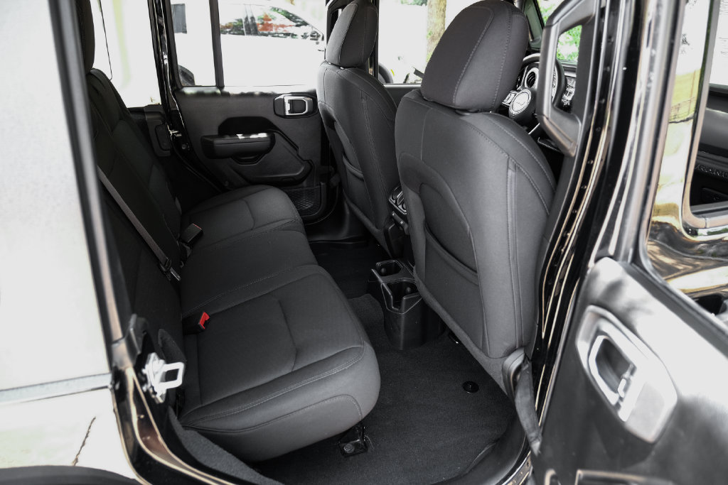 Used 2022 Jeep Wrangler Unlimited Sport AWD/4WD image 47