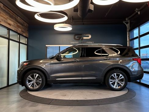 Used 2020 Ford Explorer Platinum w/ Premium Technology Package image 6