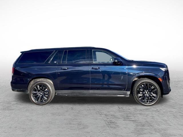 Used 2023 Cadillac Escalade ESV Sport AWD/4WD image 4