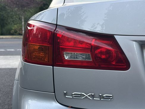 Used 2008 Lexus IS 250 AWD w/ Preferred Accessory Pkg image 28