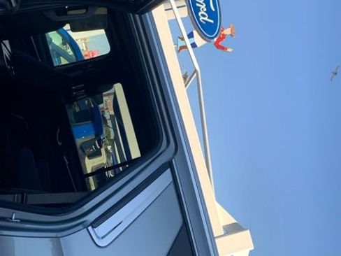 Used 2024 GMC Yukon Denali w/ Advanced Technology Package image 6