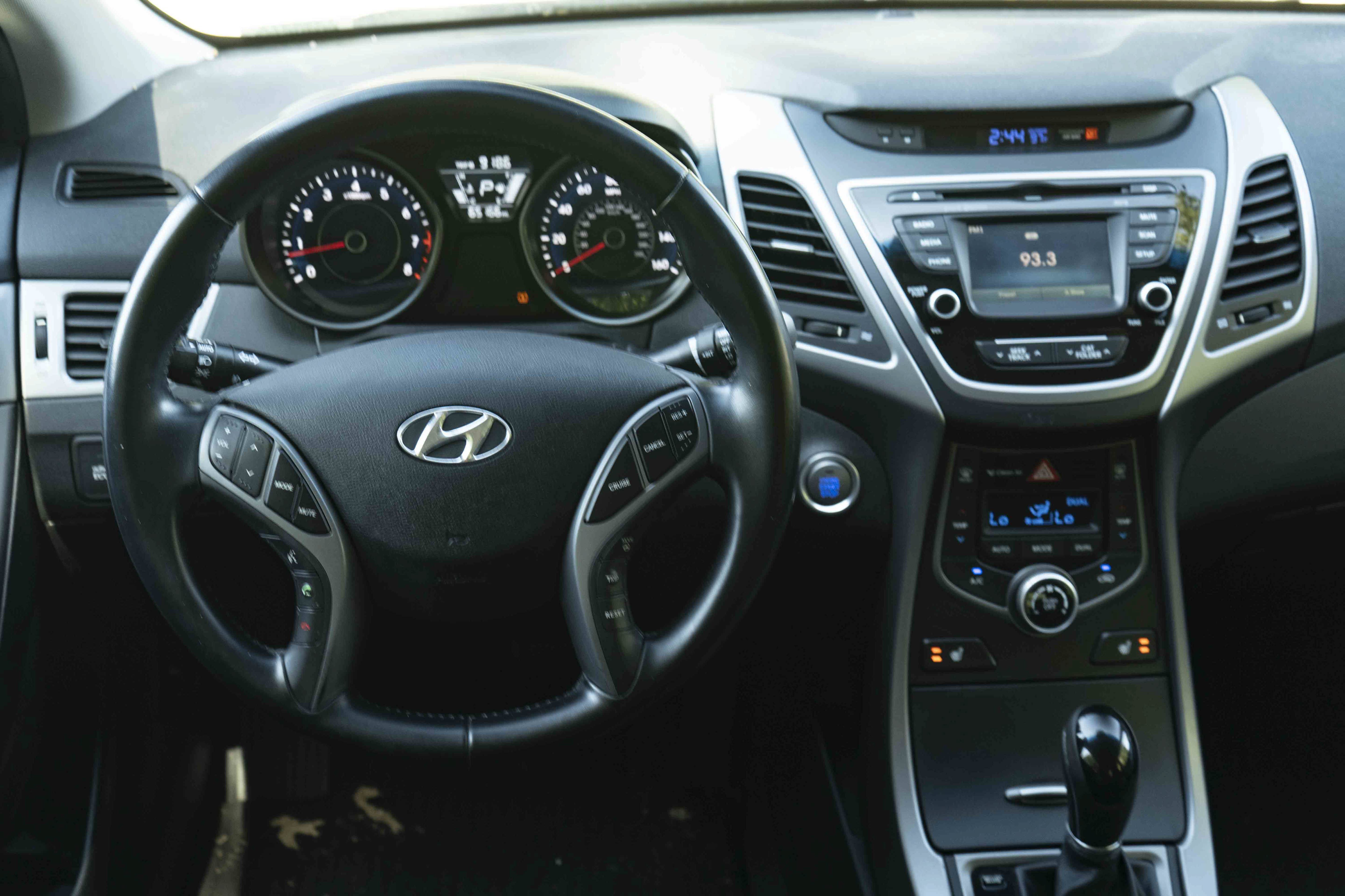 Used 2016 Hyundai Elantra Limited FWD image 19