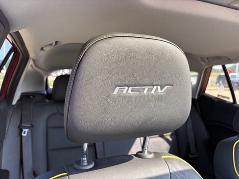 Used 2024 Chevrolet Trax ACTIV w/ Sunroof Package FWD image 25