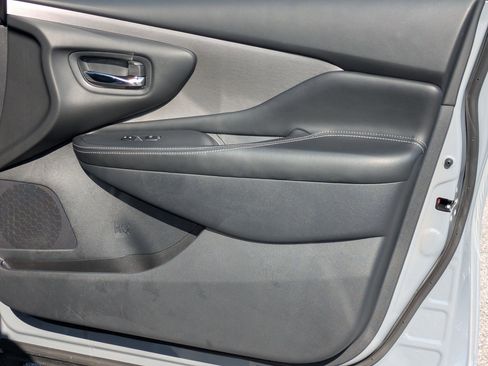 Certified 2024 Nissan Murano SV w/ SV Midnight Edition Package image 31