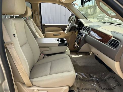 Used 2014 Chevrolet Suburban LS AWD/4WD image 21