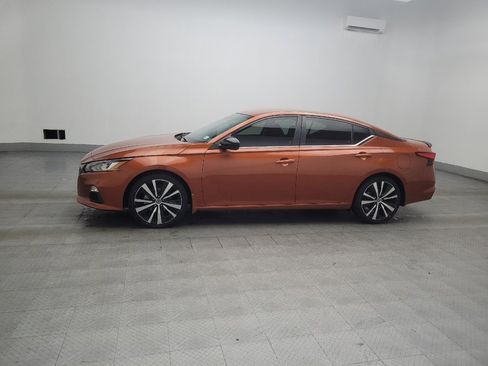 Used 2021 Nissan Altima 2.5 SR FWD image 2