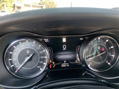 Used 2022 Maserati Quattroporte Modena image 31
