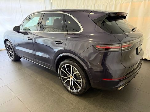 Certified 2019 Porsche Cayenne Turbo AWD/4WD image 3