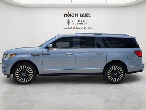 Used 2020 Lincoln Navigator L Black Label w/ Cargo Convenience Package AWD/4WD image 2