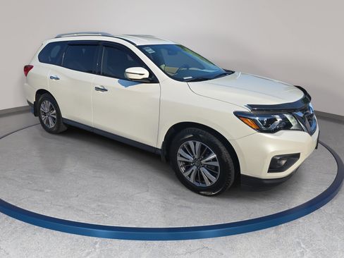 Used 2019 Nissan Pathfinder SL FWD image 3
