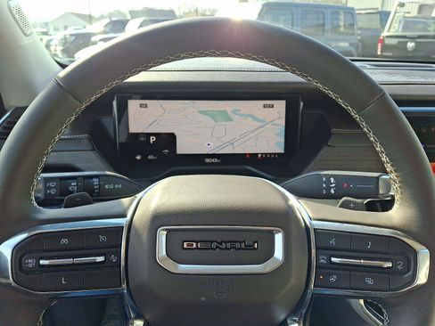 Used 2024 GMC Acadia Denali image 33