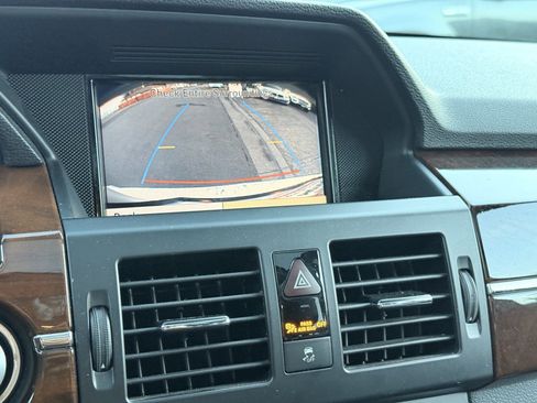 Used 2012 Mercedes-Benz GLK 350 4MATIC image 29