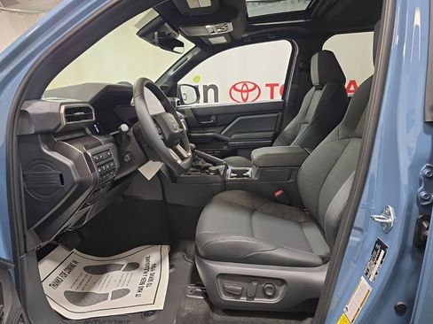 Used 2026 Toyota 4Runner TRD Off-Road Premium image 25