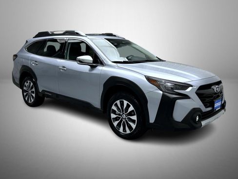 Used 2024 Subaru Outback Touring AWD/4WD image 3