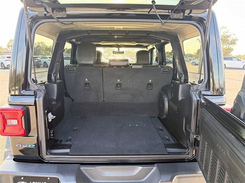 Used 2022 Jeep Wrangler Unlimited Rubicon 4xe image 12