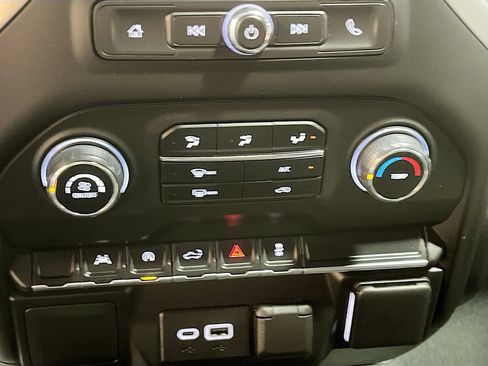 Used 2025 Chevrolet Silverado 1500 Custom w/ Turbomax Blackout Package AWD/4WD image 15