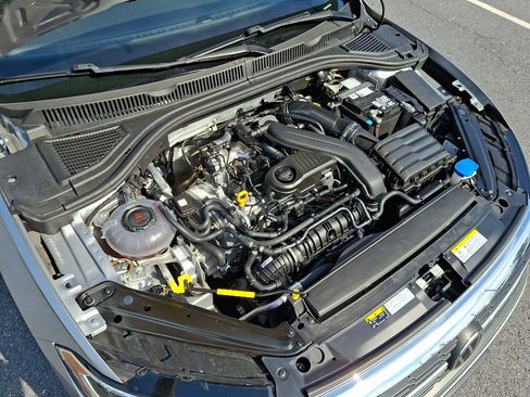 Used 2024 Volkswagen Jetta SE w/ Panoramic Sunroof Package FWD image 27