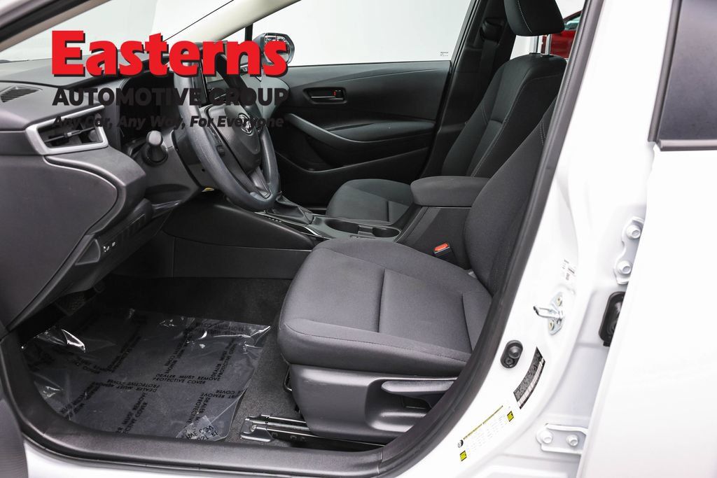 Used 2026 Toyota Corolla LE FWD image 13
