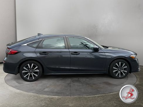 Used 2024 Honda Civic EX-L image 8