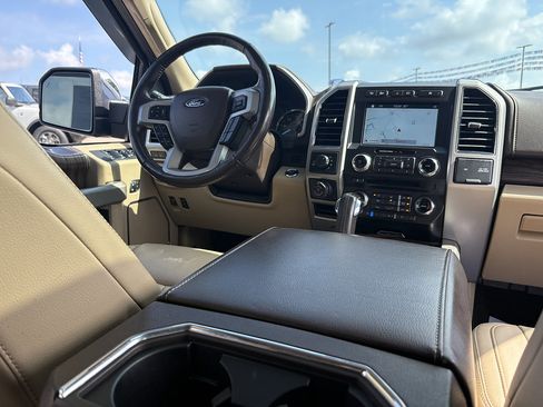 Used 2018 Ford F150 Lariat w/ Equipment Group 502A Luxury AWD/4WD image 25
