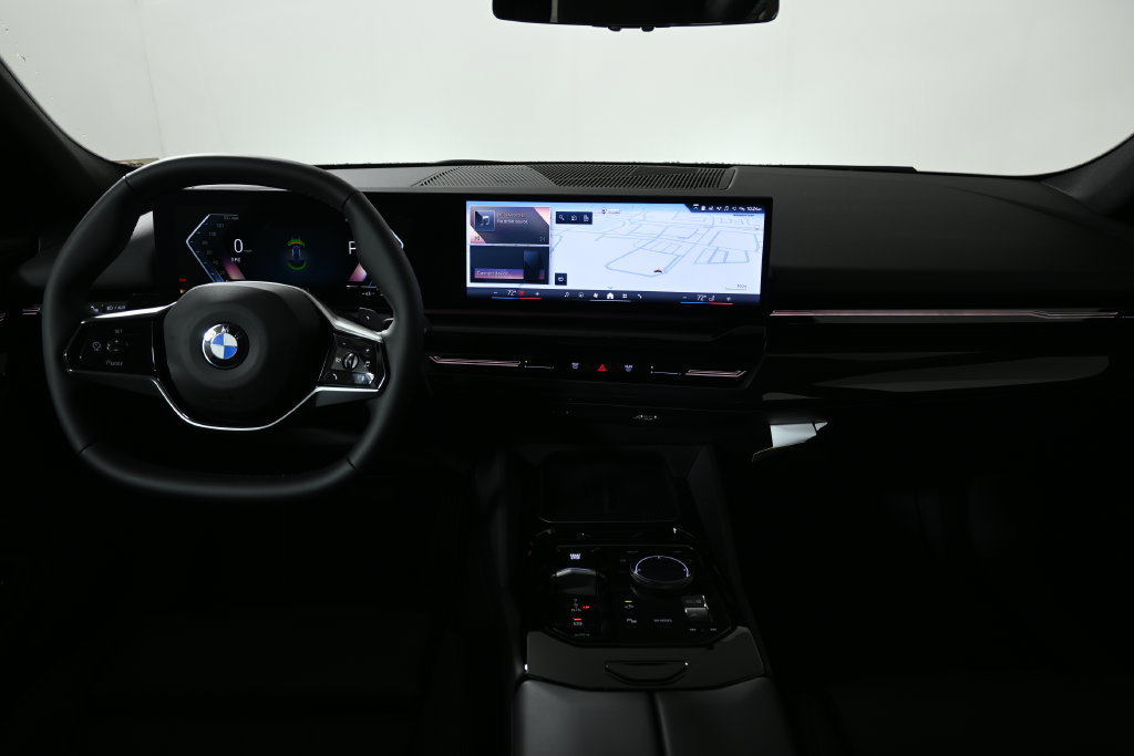 Used 2026 BMW 530i xDrive AWD/4WD image 16