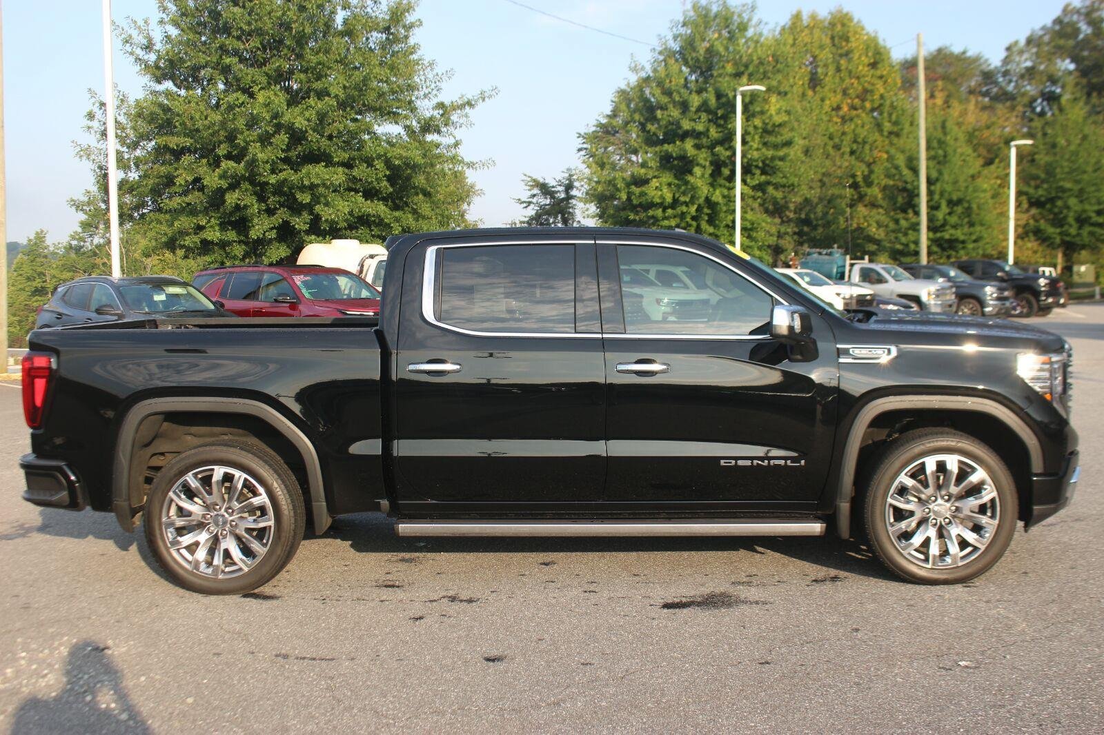Used 2025 GMC Sierra 1500 Denali w/ Denali Reserve Package AWD/4WD image 7