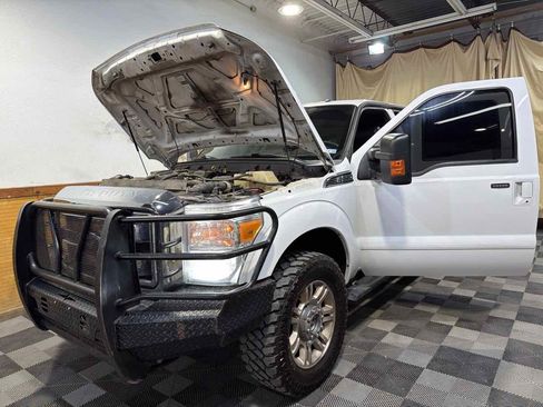 Used 2014 Ford F250 Lariat w/ Lariat Interior Package image 11