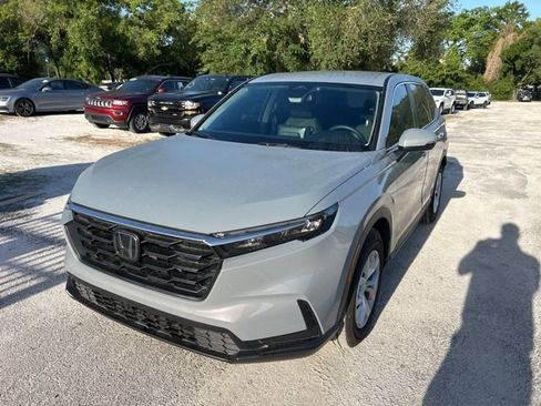 Used 2025 Honda CR-V LX image 2