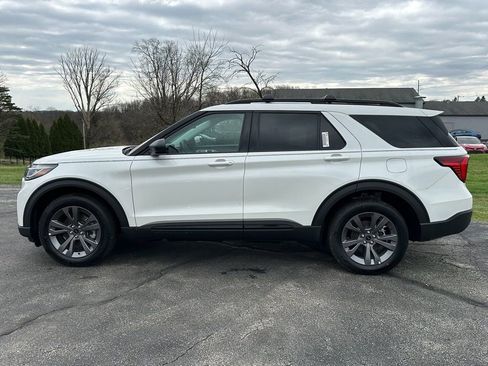 New 2026 Ford Explorer Active w/ Active Comfort Package AWD/4WD image 2