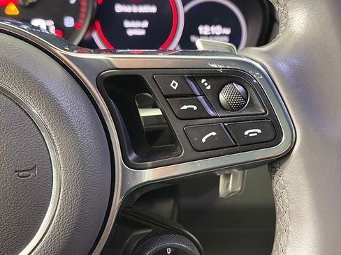 Used 2020 Porsche Cayenne image 18