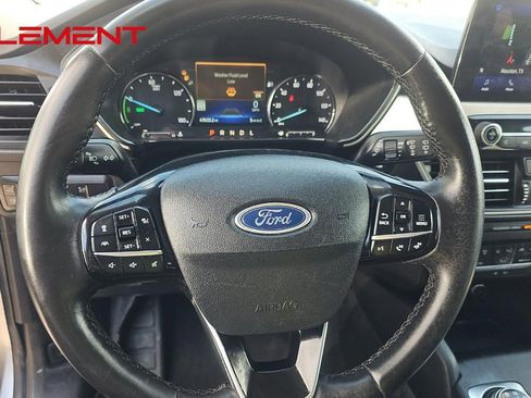 Used 2021 Ford Escape SE w/ SE Sport Appearance Package image 13