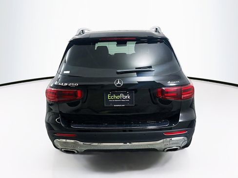 Used 2025 Mercedes-Benz GLB 250 4MATIC image 7