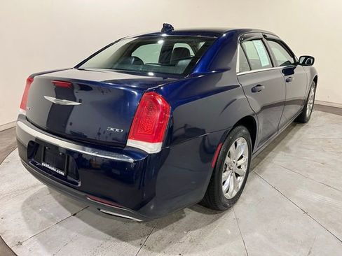 Used 2016 Chrysler 300 Limited w/ Driver Convenience Group image 9