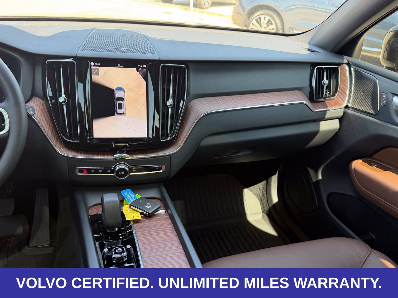 Certified 2024 Volvo XC60 T8 Plus w/ Protection Package Premier AWD/4WD image 16