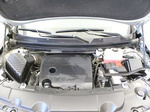 Used 2020 Chevrolet Traverse LT FWD image 31