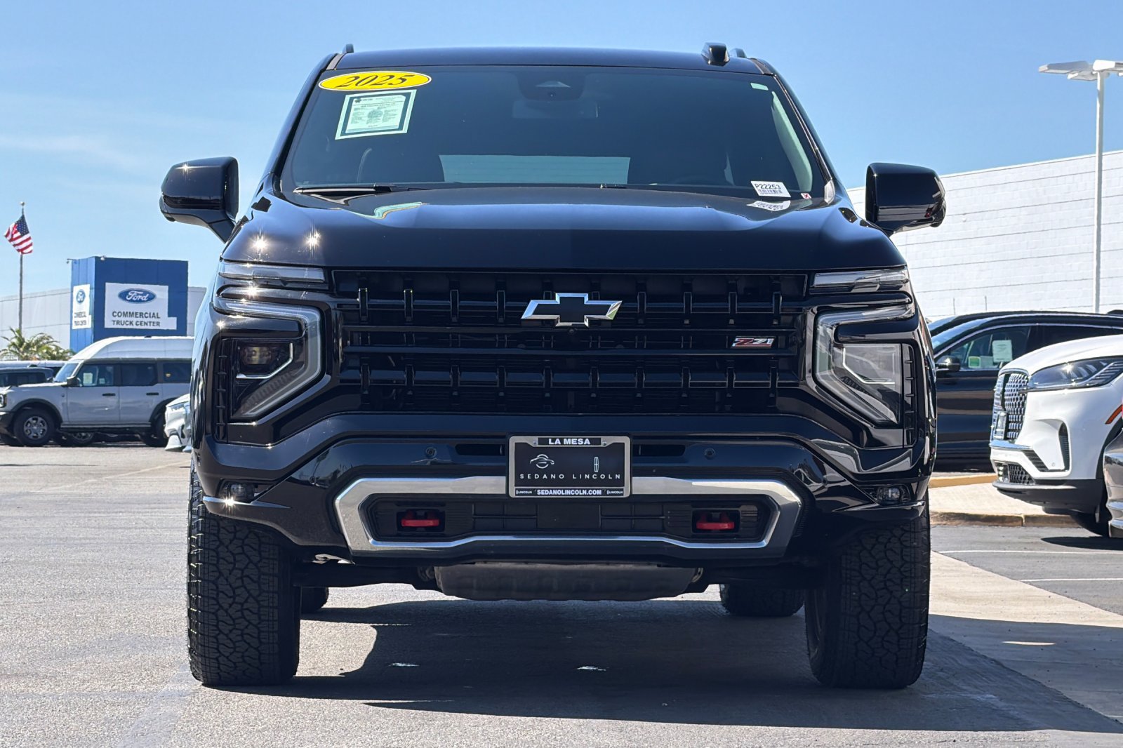 Used 2025 Chevrolet Suburban Z71 AWD/4WD image 8