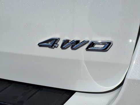 Certified 2022 Ford Explorer XLT w/ Equipment Group 202A image 19