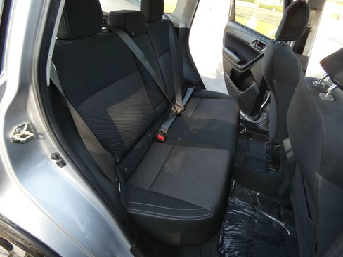 Used 2017 Subaru Forester 2.5i Premium w/ All-Weather Package image 40