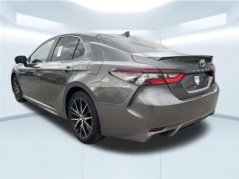 Used 2024 Toyota Camry SE w/ Convenience Package FWD image 8