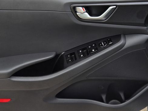 Used 2019 Hyundai Ioniq Limited FWD image 17