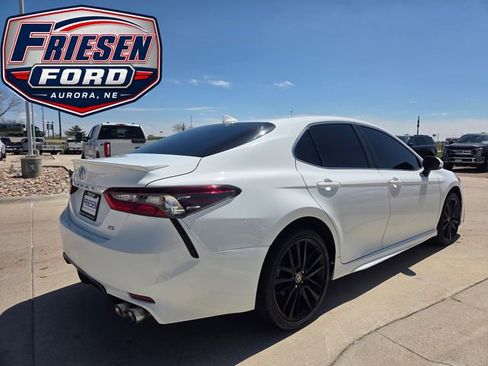 Used 2022 Toyota Camry SE FWD image 7