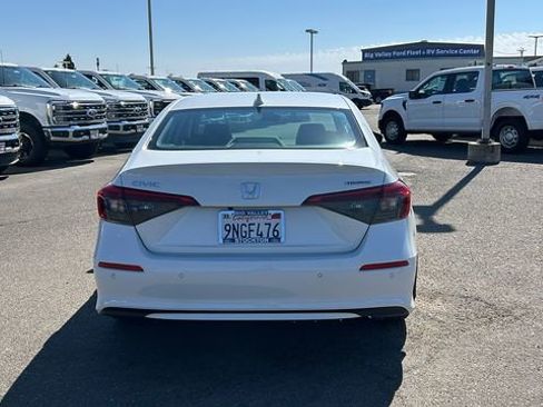 Used 2024 Honda Civic Touring image 4