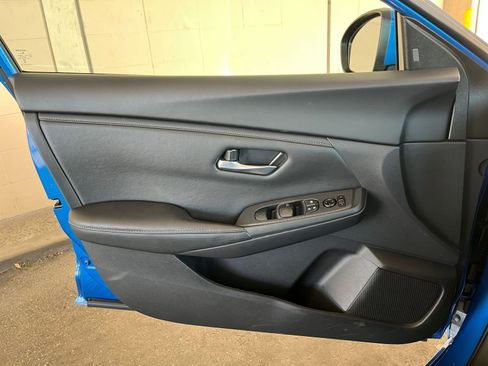 Used 2025 Nissan Sentra SV image 18