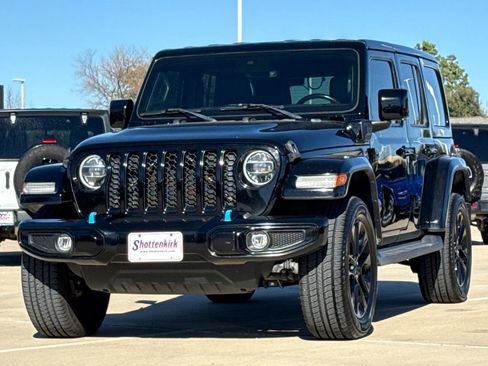 Used 2021 Jeep Wrangler Unlimited Sahara image 3