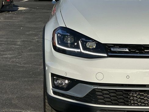 Used 2019 Volkswagen Golf Alltrack SEL image 8