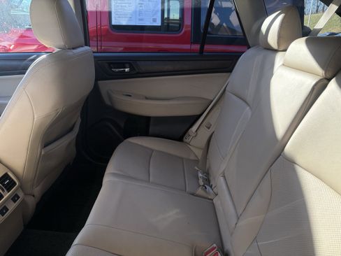 Used 2015 Subaru Outback 2.5i Limited image 9