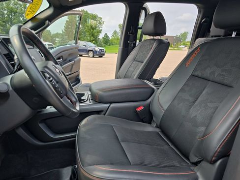 Used 2020 Nissan Titan PRO-4X w/ Pro-4x Utility Package AWD/4WD image 15