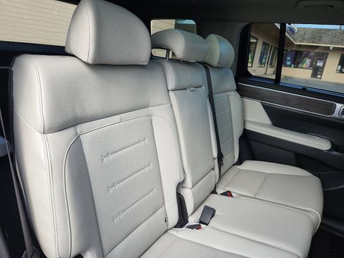 Used 2024 Hyundai Santa Fe Limited image 30