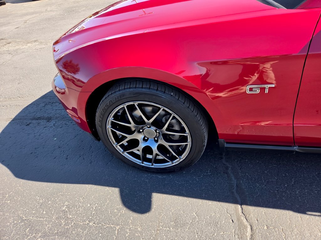 Used 2010 Ford Mustang GT RWD image 13